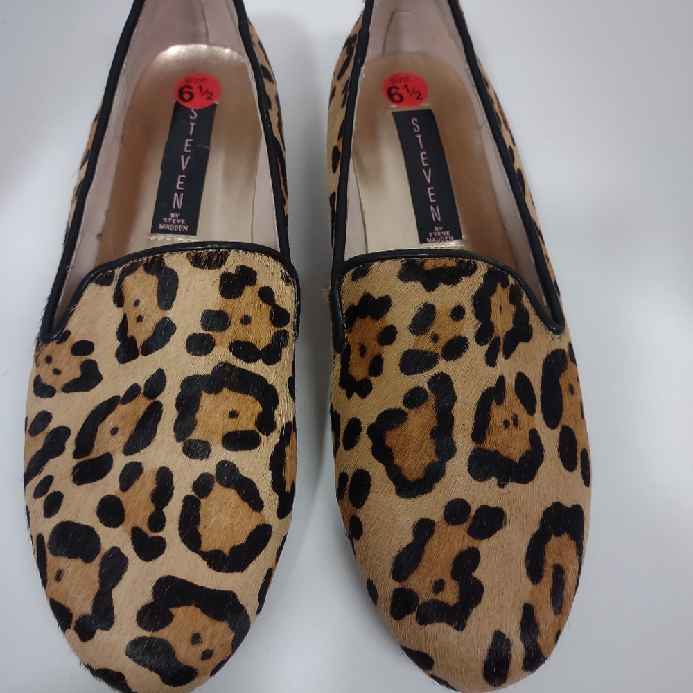 Steve Madden Cowhide leopard loafers 6.5